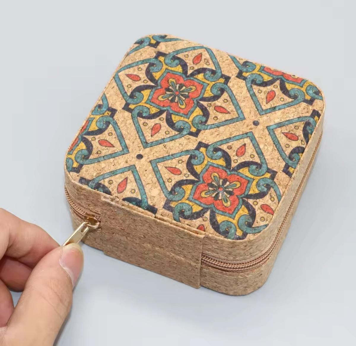 Mini Sewing Travel Kit, 4 Decorated Case Styles, Complete Tools, Threads, Scissors, Needles, Tape, Threading, Cute Craft on the Move
