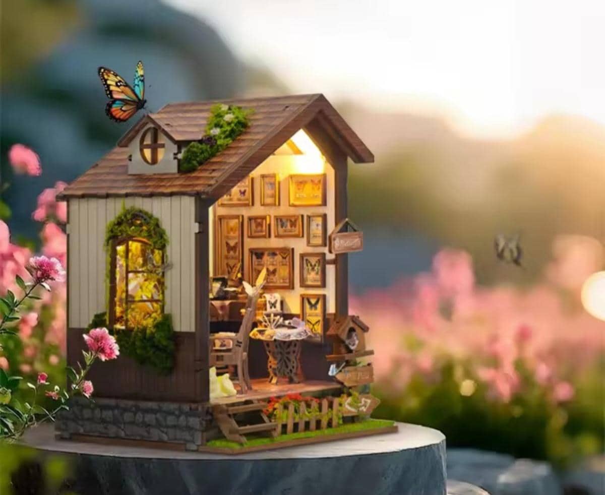 3D Book Nook, Butterfly House, DIY Kit, Nature Bookshelf Puzzle, LED Light, Varieties of Butterflies, Movable Furniture, Gift Nature Lovers