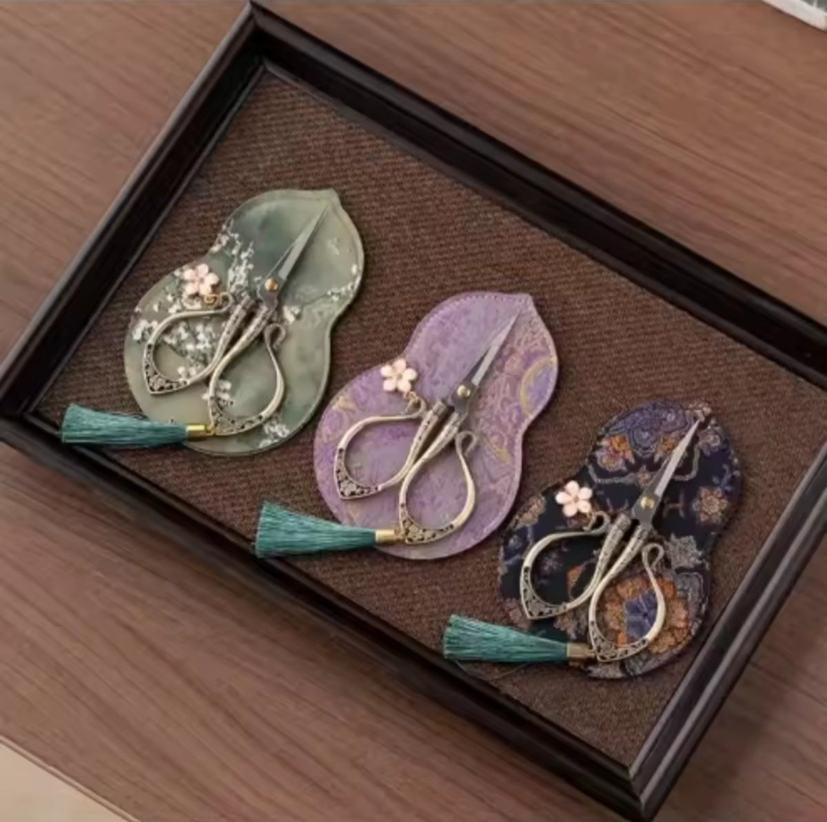 Vintage Mini Embroidery Scissors, Tassel, Craft Shears, Fabric Gourd in Lavender